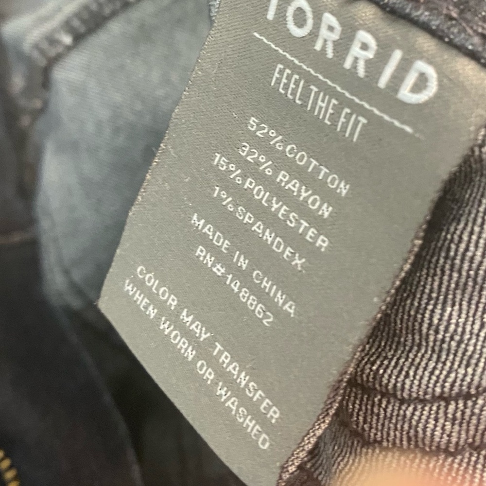 Torrid Dark Wash super Stretch Jeggings Sz 22 - Picture 6 of 7